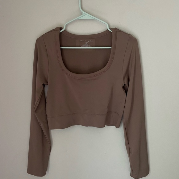 Better / Together  Tan Long Sleeve Cropped Athletic Top Size XL - Picture 1 of 5